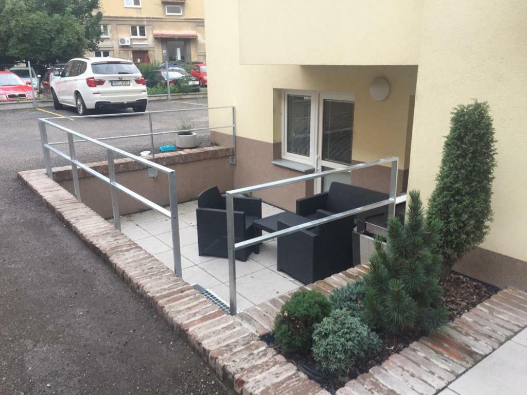 Ap10 - Apartments 4U Brezinova "Overnight Simply" Hradec Kralove Exterior photo